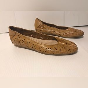 Baretraps Memory Foam Mariah flat shoe women size 10 M